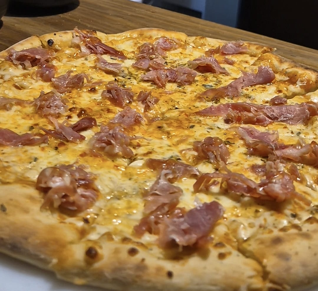 Presunto de Parma com Queijo Brie e Geleia de Pimenta